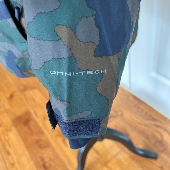 Columbia women’s golden grove shell in camouflage - Picture 7 of 16